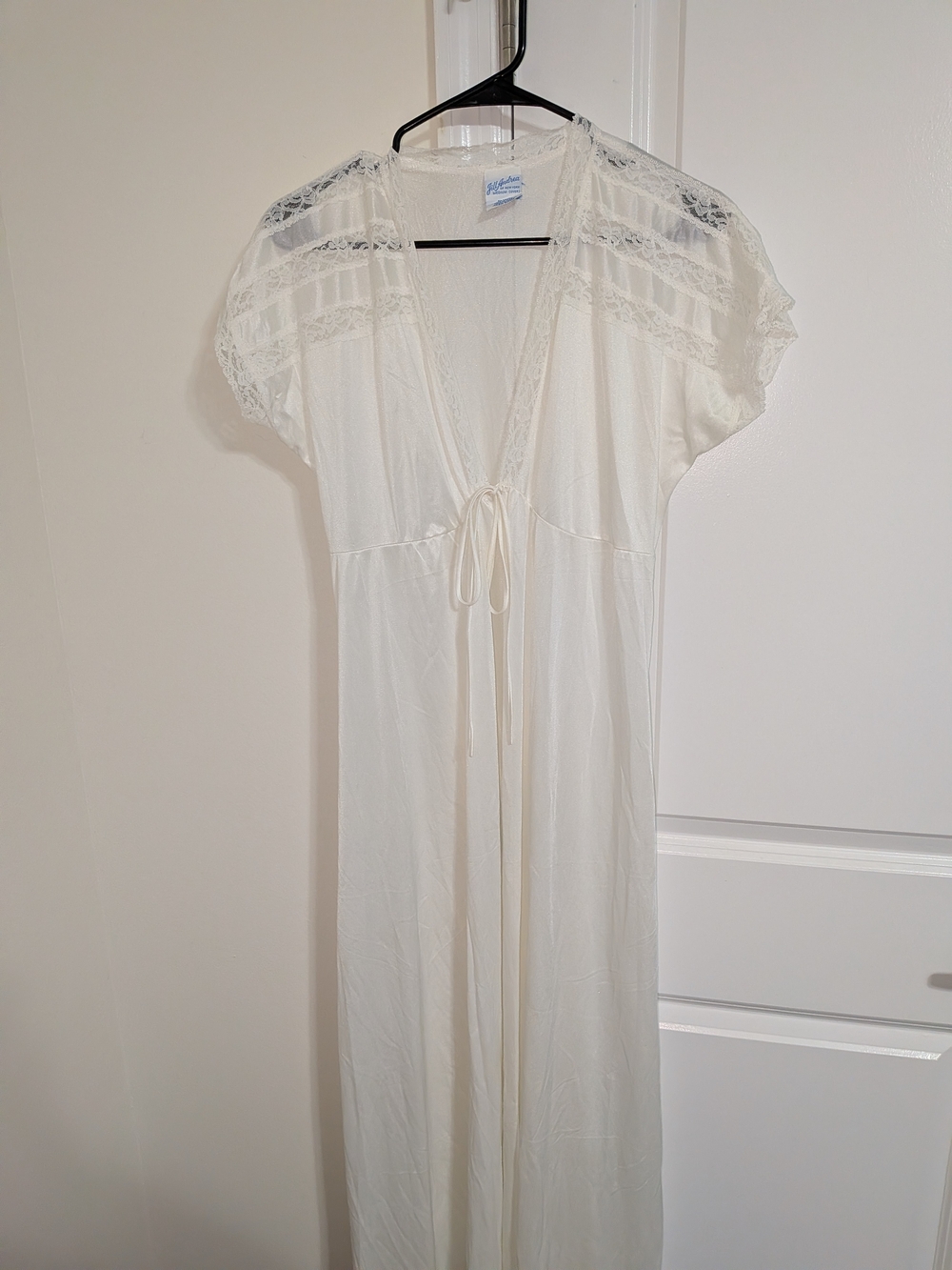 Vintage 70s Jill Anderson Lace-Trim Tie-Front Long Robe - White